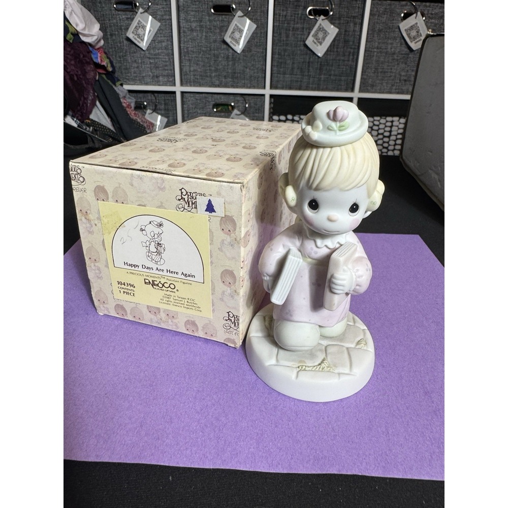 Precious Moments Porcelain Figurine 'Happy Days Are Here Again' 104396